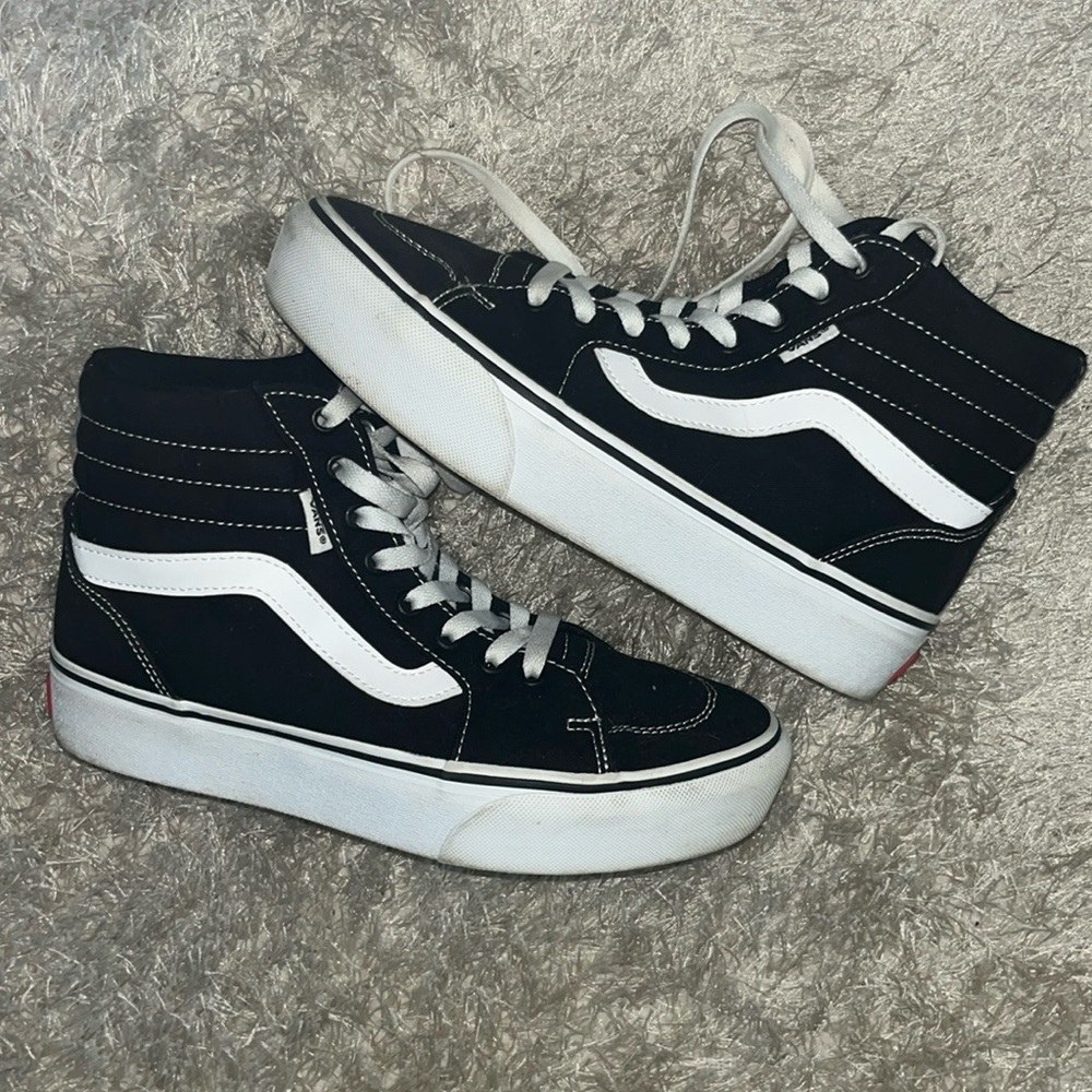 EUC Vans. Size 8